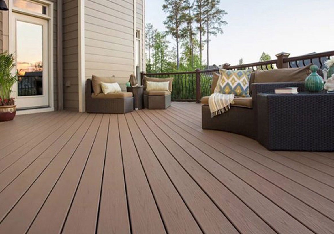 Brown composite decking in backyard