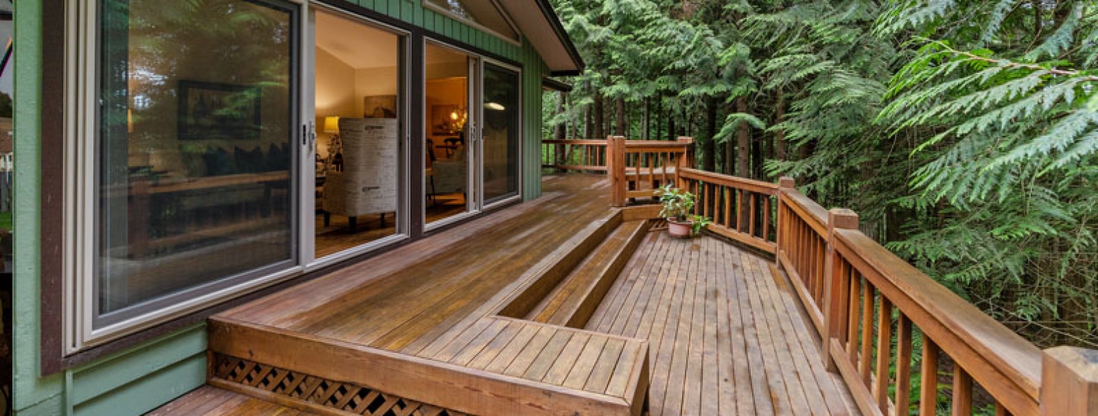 The Best Deck Material for Calgary’s Harsh Climate Maritime West Construction